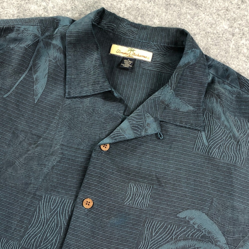 Tommy Bahama Mens Button Up Shirt Large 100% Silk Hawaiian Tropical Teal Blue